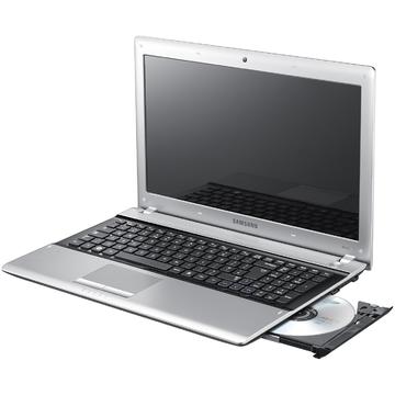 Laptop Refurbished Samsung RV520 i3 2330M 2.20GHz 4GB DDR3 320GB HDD DVD-RW Webcam 15.6 inch